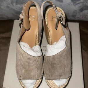 Marc Fisher Mlandela Perforated Espadrille Platform‎ Sandal Women's Size 9.5 EUC